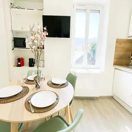 Апартаменты For 4 People Гренобль